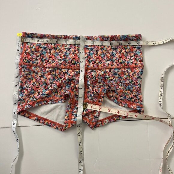 Lululemon Athletica Boogie Active Short‎ Petal Multicolor Sz 4 - Picture 9 of 9